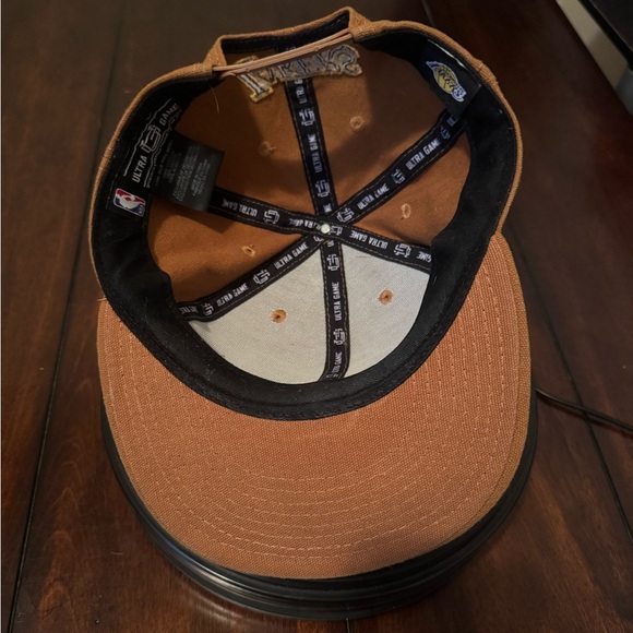 Los Angeles Lakers Tan Snap Back - Picture 7 of 9
